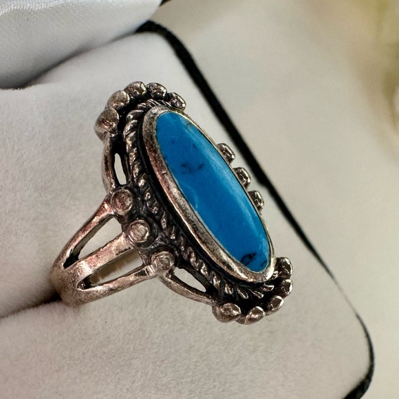 Vintage Beautiful Bright Oval cut Turquoise Handmade Ring Solid Sterling Silver - Picture 10 of 12